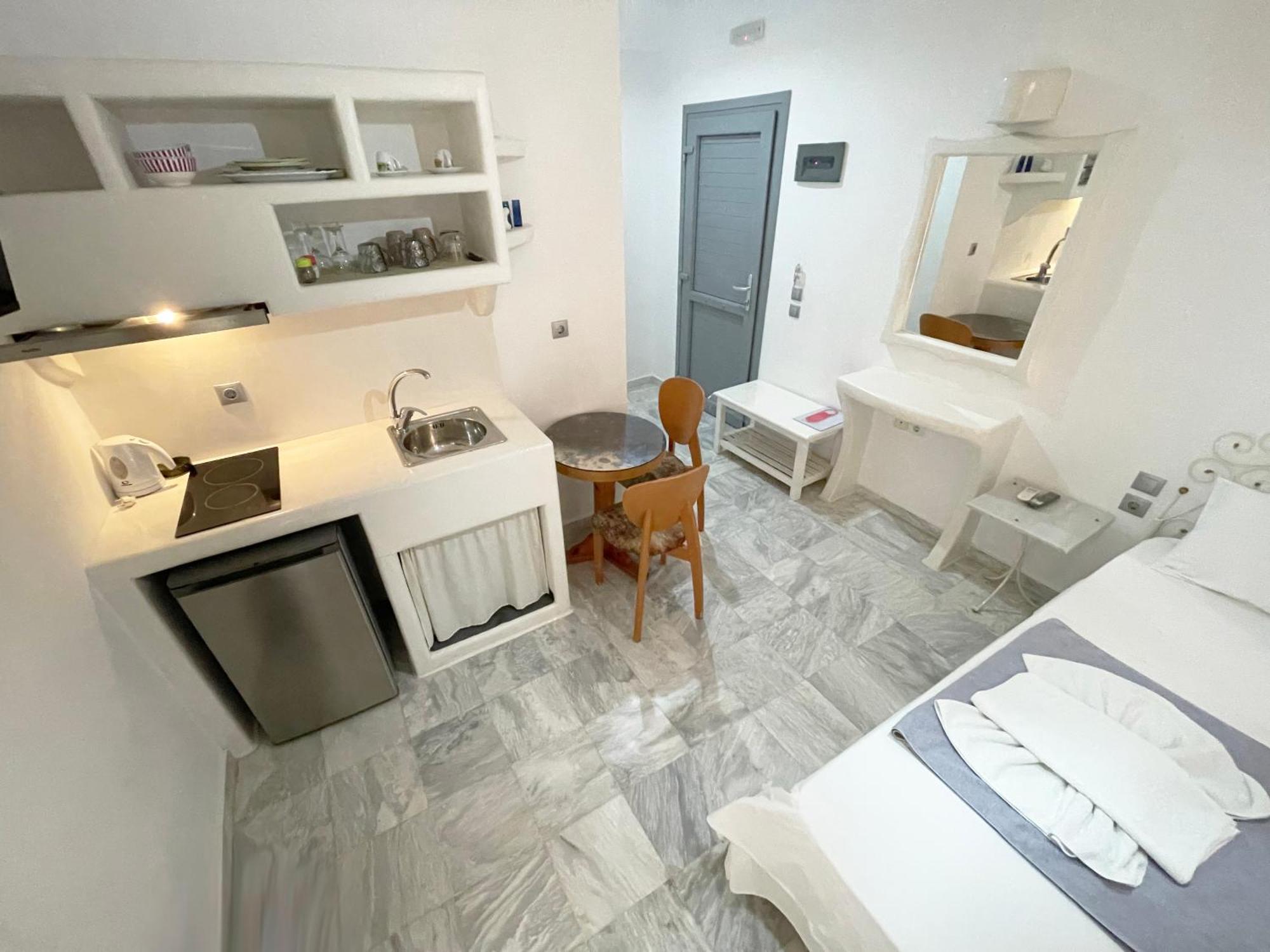 Argo-Milos Adamantas (Milos) Exterior foto