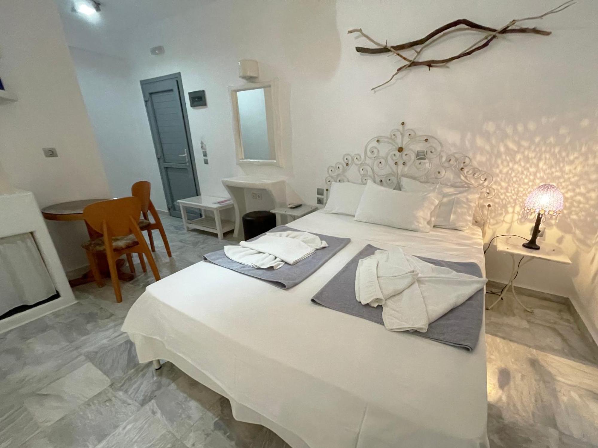 Argo-Milos Adamantas (Milos) Exterior foto